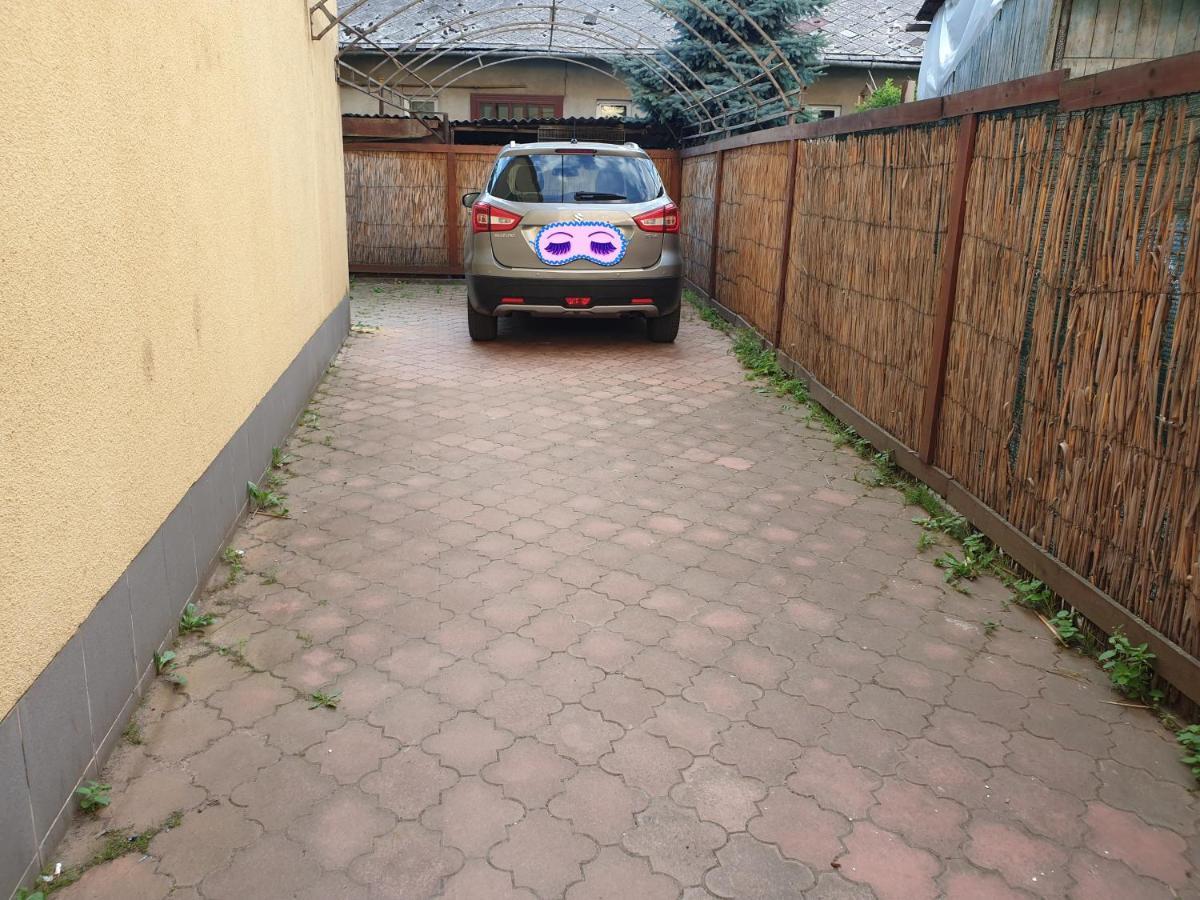 Мандри Хостел Oujhorod Extérieur photo