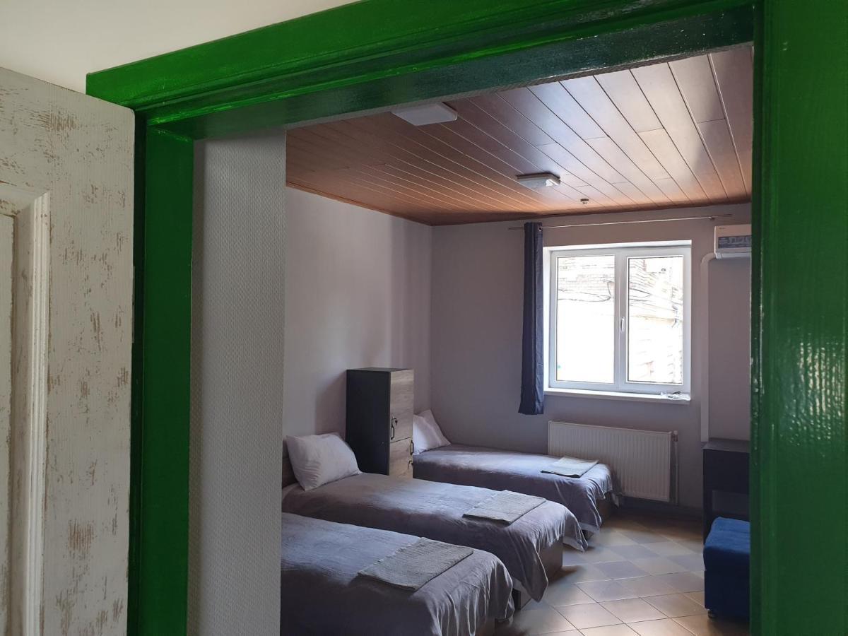 Мандри Хостел Oujhorod Extérieur photo
